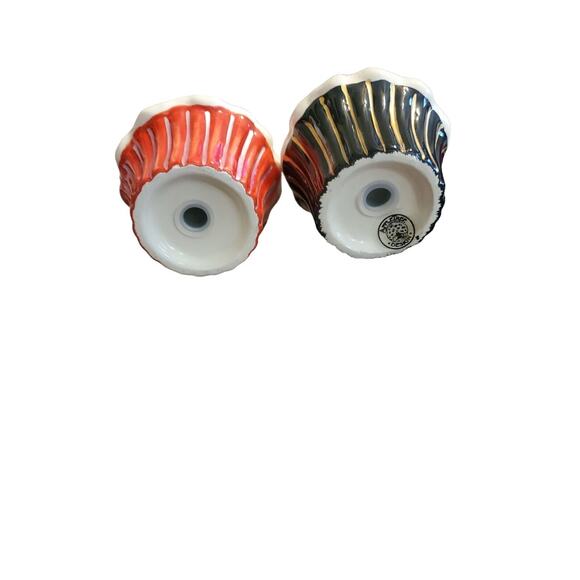 Ceramic Cupcake Holly Salt & Pepper Shaker EUC - Picture 2 of 3